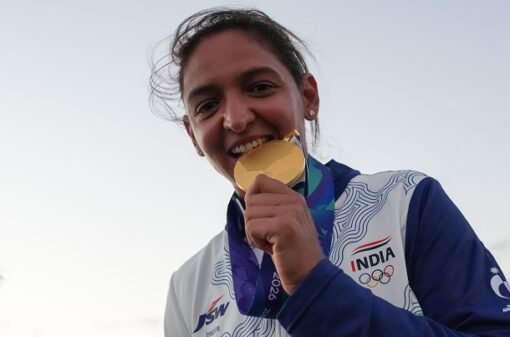 हरमनप्रीत कौर, Harmanpreet Kaur, Harmanpreet Kaur captaincy, भारतीय महिला क्रिकेट टीम, स्मृति मंधाना, India Women Cricket Team, Harmanpreet Kaur retirement, Women Cricket