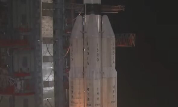 श्रीहरिकोटा से GSLV-F18 रॉकेट के जरिए NVS-03 नेविगेशन सैटेलाइट के सफल प्रक्षेपण को दर्शाता समाचार ग्राफिक