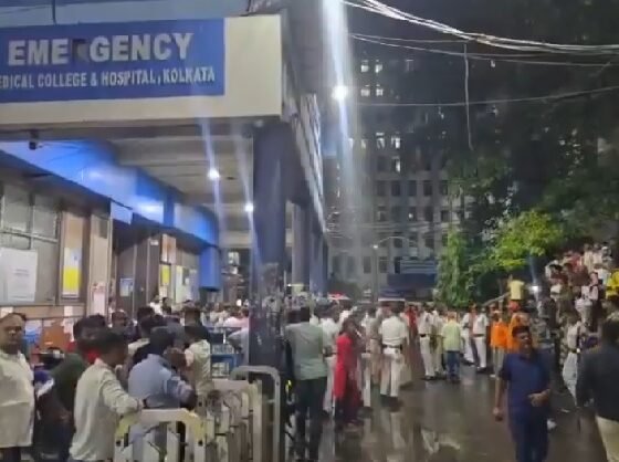 कोलकाता भगदड़, चोरबागान दुर्गा पूजा हादसा, कोलकाता पंडाल में 19 की मौत, दुर्गा पूजा भगदड़, 7 गिरफ्तार, Kolkata Stampede 2026