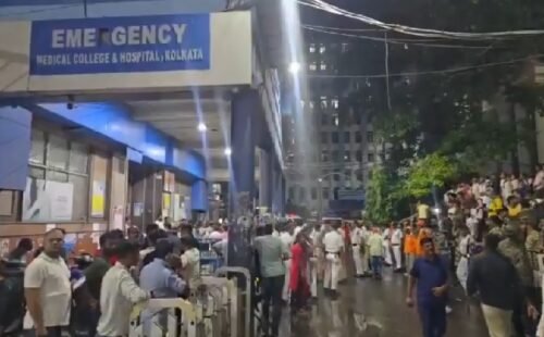 कोलकाता भगदड़, चोरबागान दुर्गा पूजा हादसा, कोलकाता पंडाल में 19 की मौत, दुर्गा पूजा भगदड़, 7 गिरफ्तार, Kolkata Stampede 2026