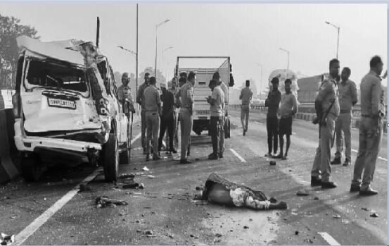 वाराणसी सड़क हादसा, वाराणसी ट्रक दुर्घटना, सेल्फी लेते समय हादसा, NH-19 हादसा, मिर्जामुराद दुर्घटना, स्कॉर्पियो हादसा
