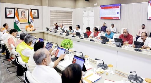 योगी कैबिनेट के 22 फैसले, गाय पालन पर 50 प्रतिशत तक सब्सिडी, गरीब परिवारों को मुफ्त मुर्गी चूजे और उत्तर प्रदेश की नई योजनाएं।
